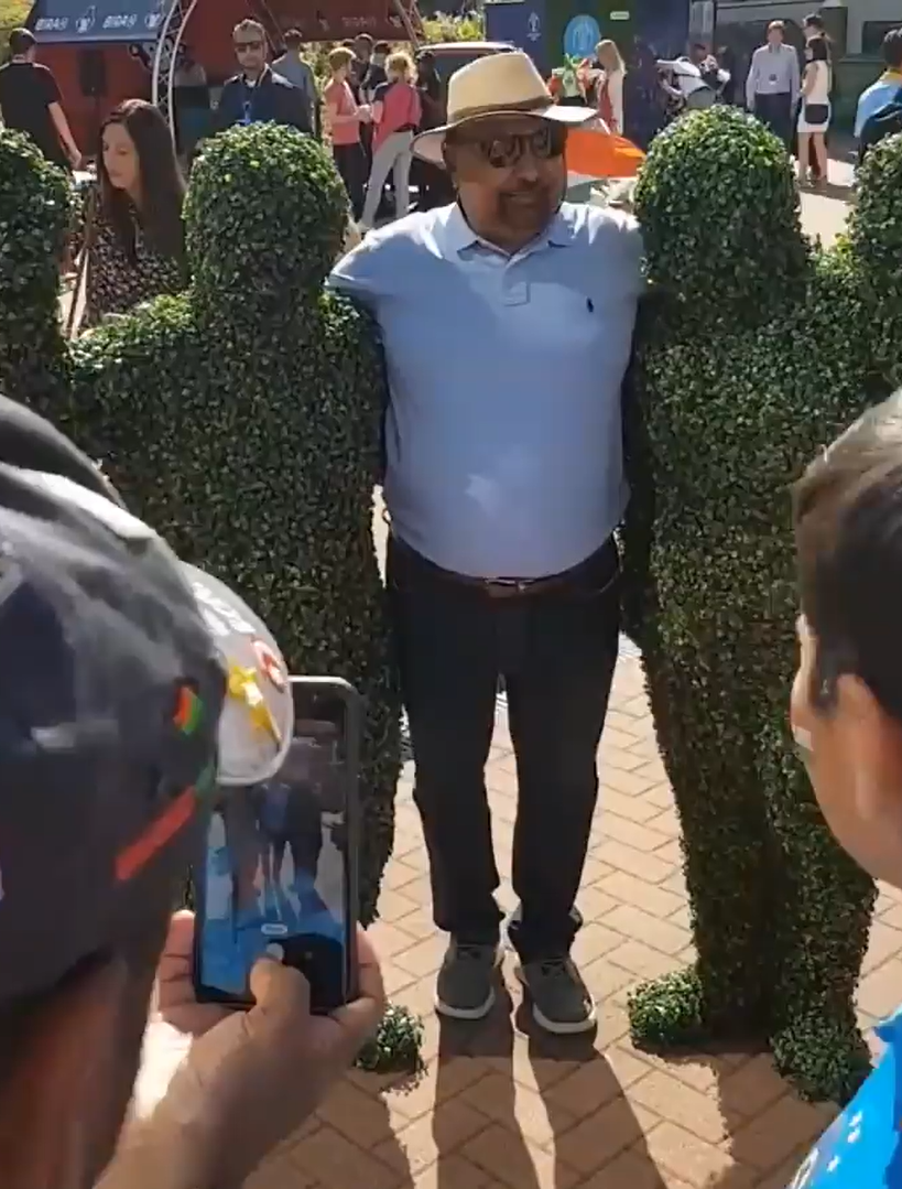 The Hedge Men performing at the Cricket World Cup